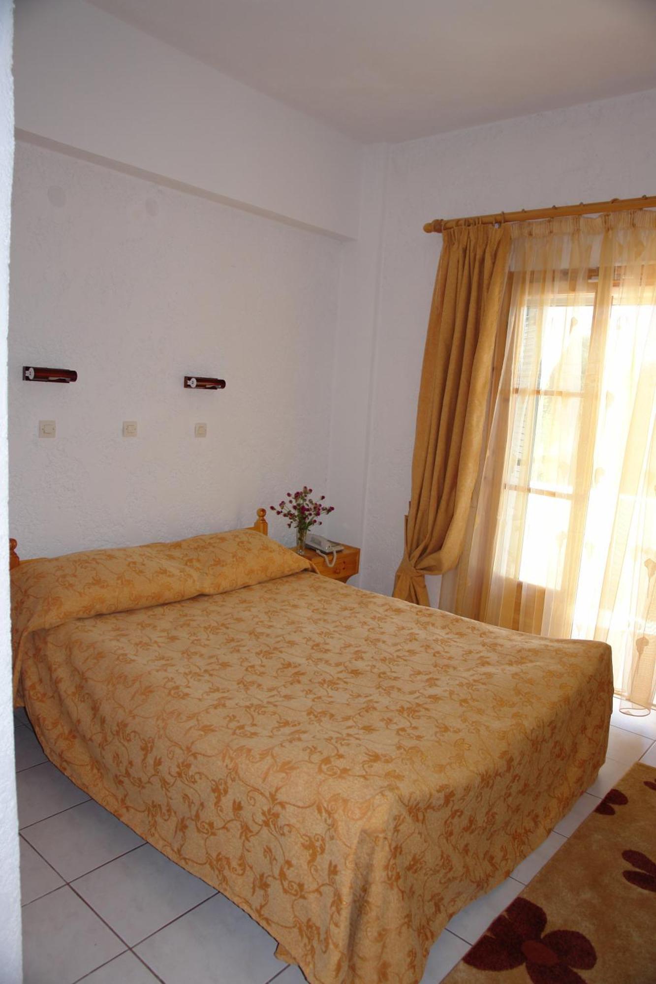 Prasoudopetra Aparthotel Agios Matthaios  Luaran gambar