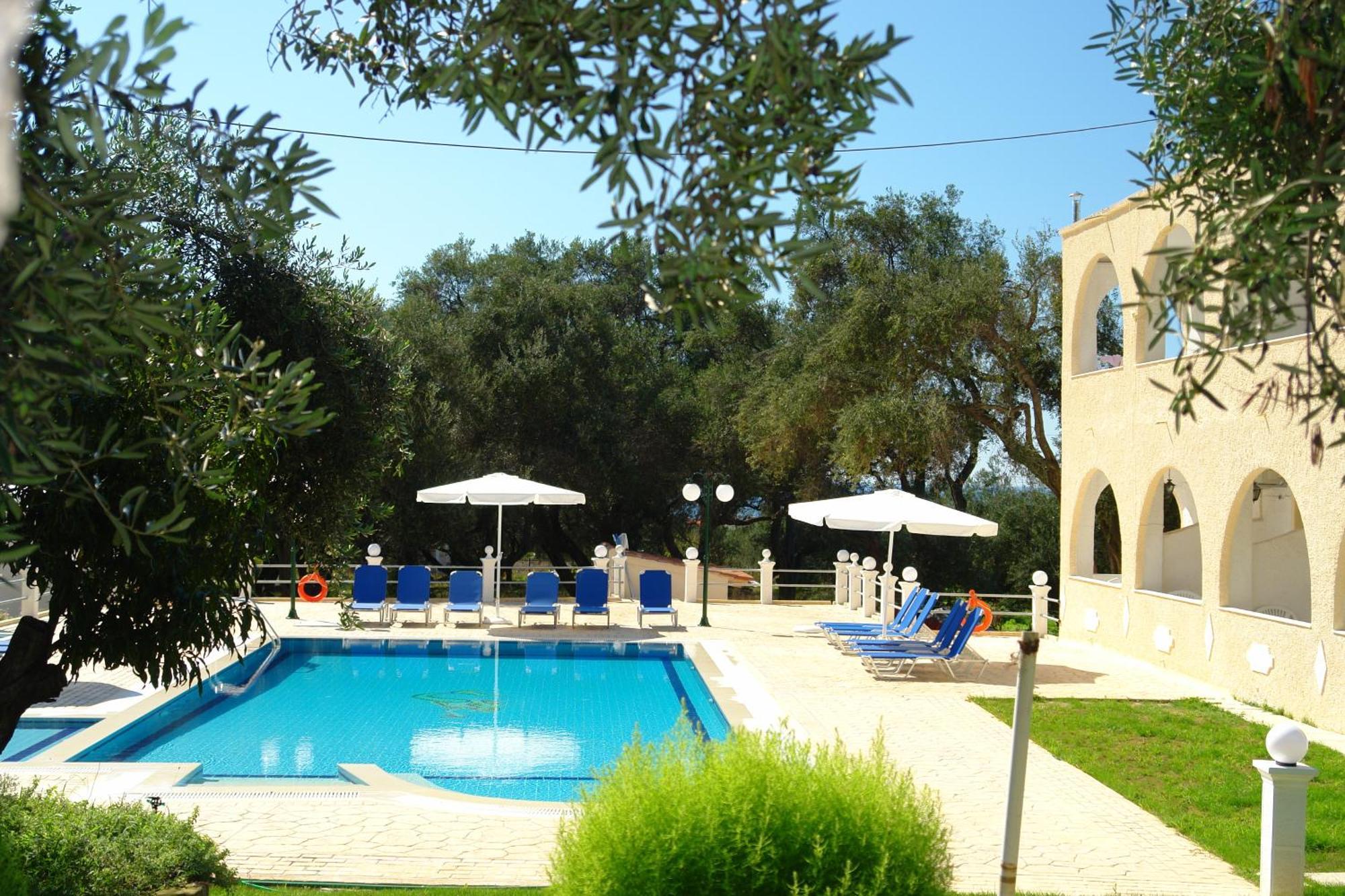 Prasoudopetra Aparthotel Agios Matthaios  Luaran gambar